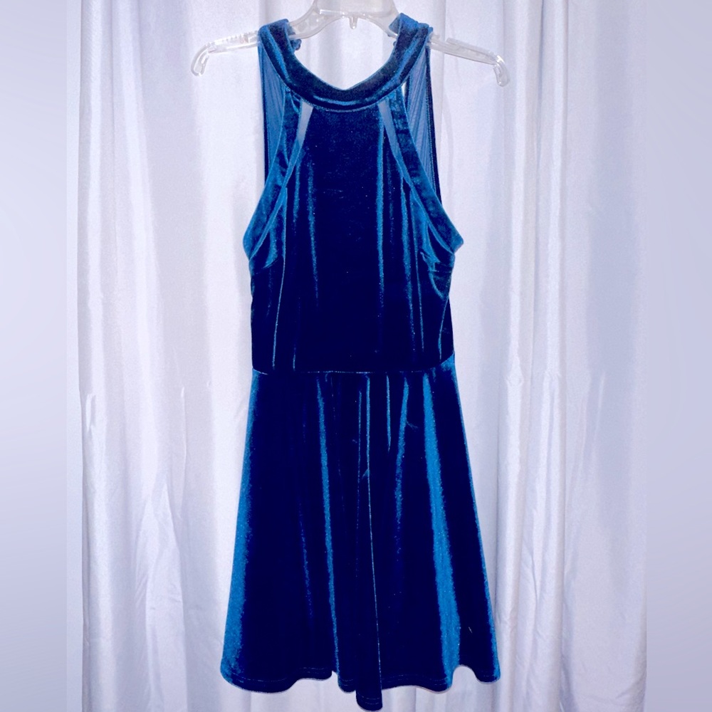 Short teal dress. Size: Small. Brand: silence + noise